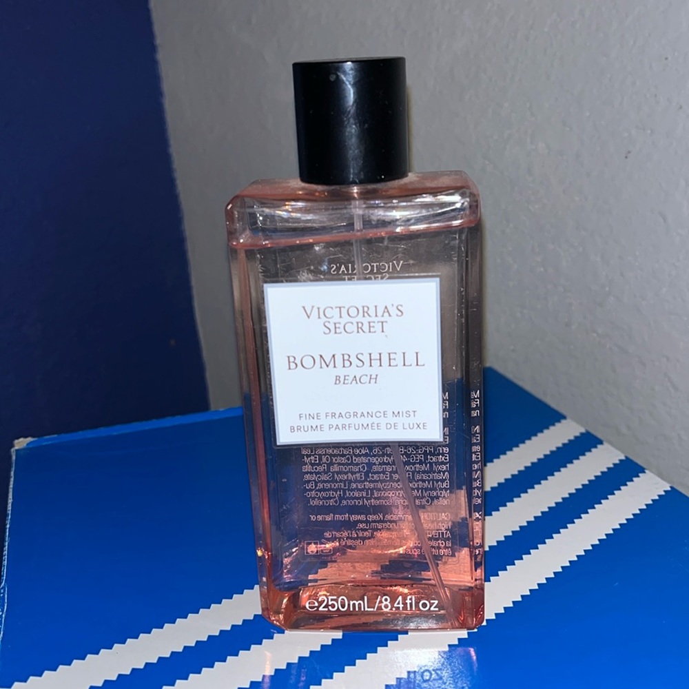 VICTORIA’S SECRET BOMBSHELL BEACH